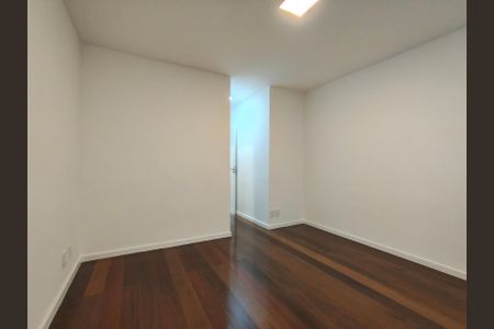 Apartamento à venda com 85m², 2 quartos e 1 vaga Apartamento à venda com 85m², 2 quartos e 1 vagaSuíte