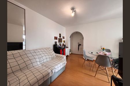 Sala de apartamento à venda com 2 quartos, 95m² em Vila Olímpia, São Paulo