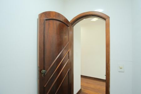 Casa à venda com 300m², 8 quartos e 9 vagasLavabo 1