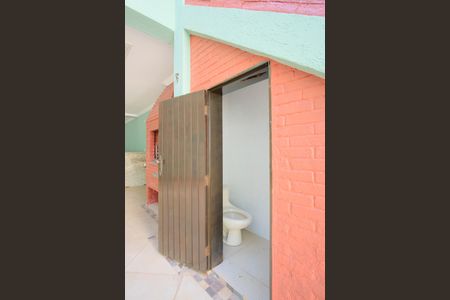 Casa à venda com 300m², 8 quartos e 9 vagasBanheiro de Serviço