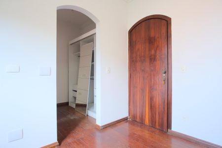 Casa à venda com 300m², 8 quartos e 9 vagasSuíte 3