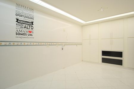 Casa à venda com 300m², 8 quartos e 9 vagasCozinha