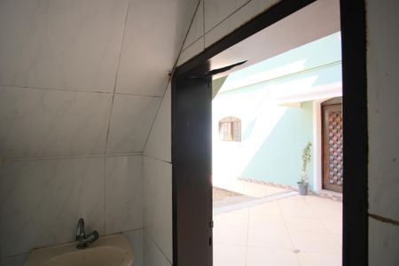 Casa à venda com 300m², 8 quartos e 9 vagasBanheiro de Serviço 2