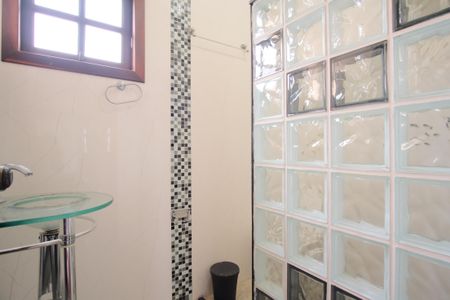 Casa à venda com 300m², 8 quartos e 9 vagasBanheiro da Suíte 3