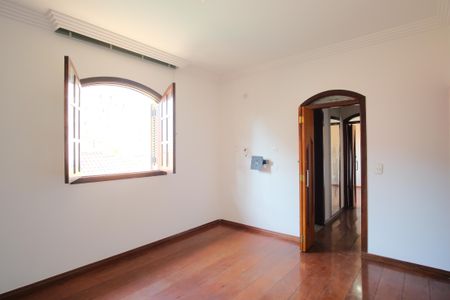 Casa à venda com 300m², 8 quartos e 9 vagasSuíte 5