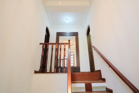 Casa à venda com 300m², 8 quartos e 9 vagasEscada