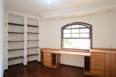 Casa à venda com 300m², 8 quartos e 9 vagasQuarto 6