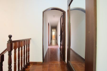 Casa à venda com 300m², 8 quartos e 9 vagasCorredor