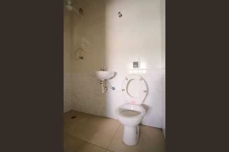 Casa à venda com 300m², 8 quartos e 9 vagasBanheiro de Serviço