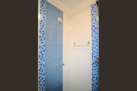 Casa à venda com 300m², 8 quartos e 9 vagasBanheiro da Suíte 4 e 5