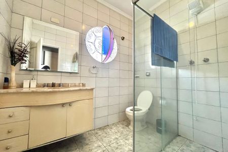 Casa à venda com 80m², 3 quartos e 3 vagasBanheiro da Suíte