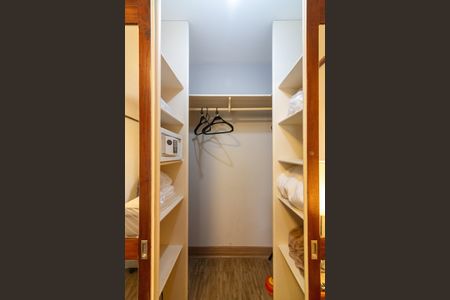 Apartamento para alugar com 42m², 1 quarto e 1 vaga Apartamento para alugar com 42m², 1 quarto e 1 vagaCloset