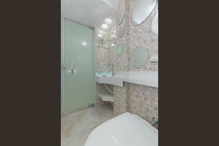 Apartamento à venda com 74m², 2 quartos e 1 vagaBanheiro da Suíte