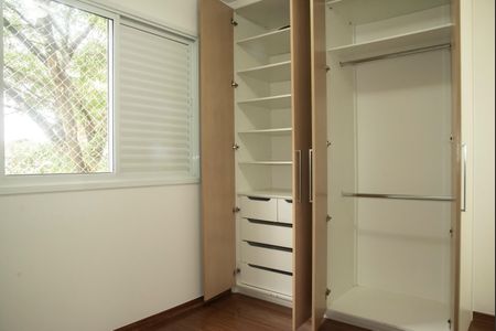 Apartamento à venda com 70m², 2 quartos e 2 vagasSuíte