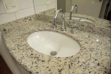 Apartamento à venda com 70m², 2 quartos e 2 vagasBanheiro da Suíte