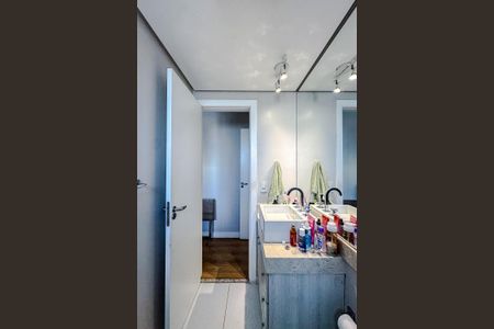 Apartamento à venda com 69m², 2 quartos e 1 vagaBanheiro da Suíte