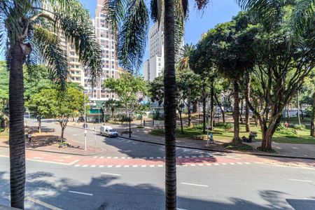 Apartamento à venda com 120m², 2 quartos e sem vagaVista