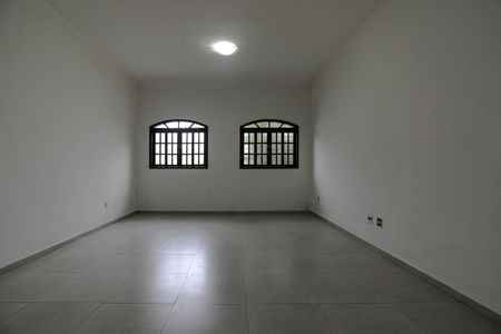 Sala de casa para alugar com 3 quartos, 400m² em Jardim Armenia, Mogi das Cruzes