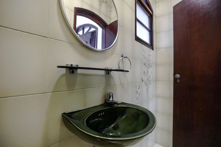 Lavabo de casa para alugar com 3 quartos, 400m² em Jardim Armenia, Mogi das Cruzes