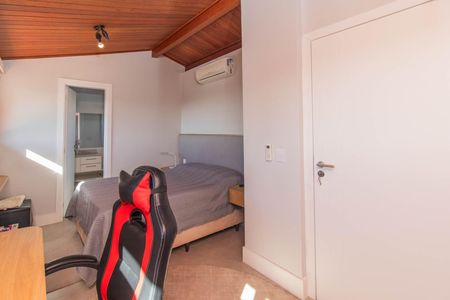 Casa de condomínio à venda com 214m², 3 quartos e 2 vagasSuíte