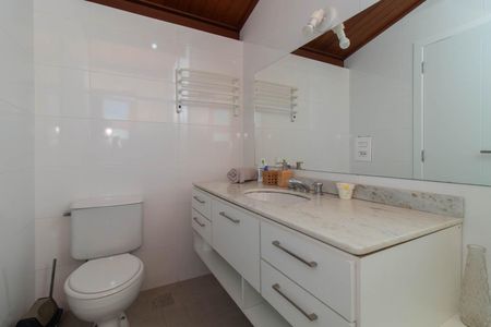 Casa de condomínio à venda com 214m², 3 quartos e 2 vagasBanheiro Suíte