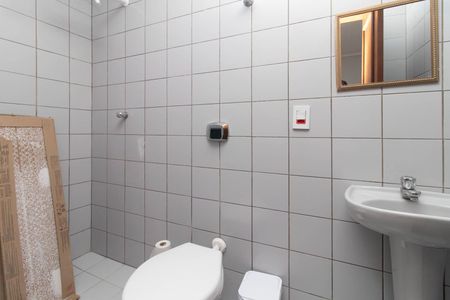 Casa de condomínio à venda com 214m², 3 quartos e 2 vagasBanheiro da Garagem