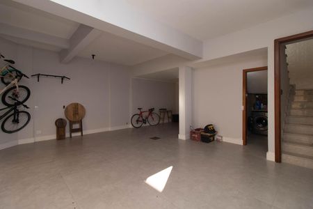 Casa de condomínio à venda com 214m², 3 quartos e 2 vagasGaragem