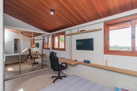 Casa de condomínio à venda com 214m², 3 quartos e 2 vagasSuíte