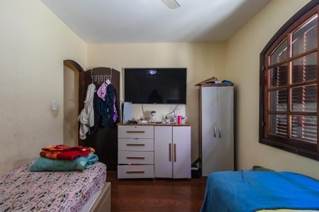 Casa para alugar com 150m², 4 quartos e 2 vagas Casa para alugar com 150m², 4 quartos e 2 vagasQuarto