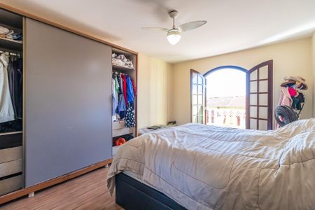Casa para alugar com 150m², 4 quartos e 2 vagas Casa para alugar com 150m², 4 quartos e 2 vagasSuíte