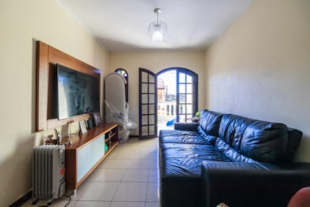 Casa para alugar com 150m², 4 quartos e 2 vagas Casa para alugar com 150m², 4 quartos e 2 vagasSala