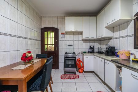 Casa para alugar com 150m², 4 quartos e 2 vagas Casa para alugar com 150m², 4 quartos e 2 vagasCozinha