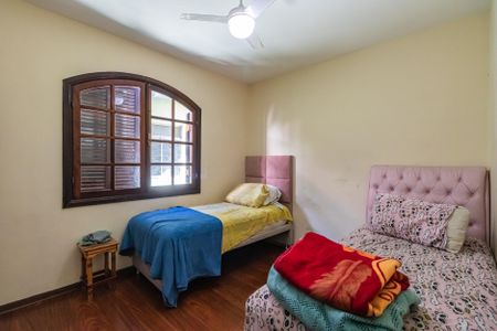 Casa para alugar com 150m², 4 quartos e 2 vagas Casa para alugar com 150m², 4 quartos e 2 vagasQuarto