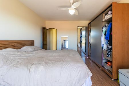Casa para alugar com 150m², 4 quartos e 2 vagas Casa para alugar com 150m², 4 quartos e 2 vagasSuíte