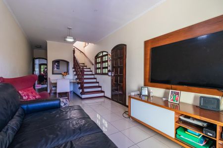 Casa para alugar com 150m², 4 quartos e 2 vagas Casa para alugar com 150m², 4 quartos e 2 vagasSala