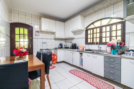 Casa para alugar com 150m², 4 quartos e 2 vagas Casa para alugar com 150m², 4 quartos e 2 vagasCozinha