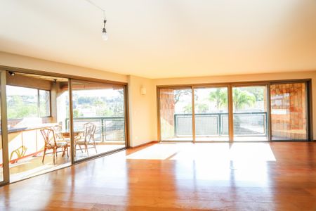 Apartamento para alugar com 253m², 4 quartos e 3 vagas Apartamento para alugar com 253m², 4 quartos e 3 vagasSala