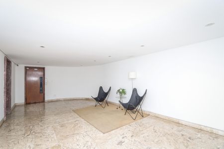 Apartamento para alugar com 253m², 4 quartos e 3 vagas Apartamento para alugar com 253m², 4 quartos e 3 vagasHall de Entrada