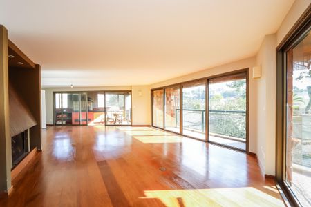 Apartamento para alugar com 253m², 4 quartos e 3 vagas Apartamento para alugar com 253m², 4 quartos e 3 vagasSala