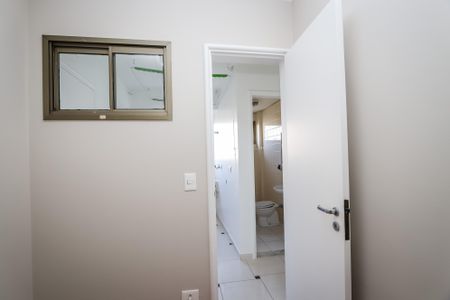 Apartamento para alugar com 253m², 4 quartos e 3 vagas Apartamento para alugar com 253m², 4 quartos e 3 vagasQuarto de Serviço