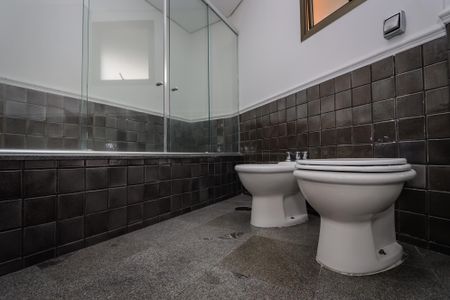 Apartamento para alugar com 253m², 4 quartos e 3 vagas Apartamento para alugar com 253m², 4 quartos e 3 vagasBanheiro da Suíte 3