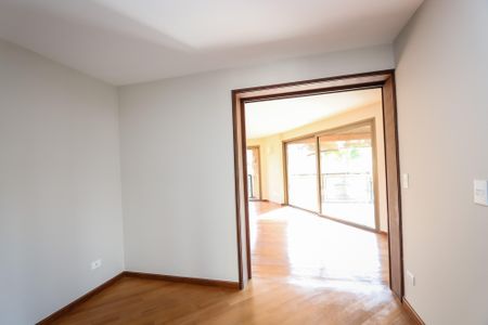 Apartamento para alugar com 253m², 4 quartos e 3 vagas Apartamento para alugar com 253m², 4 quartos e 3 vagasSala de Jantar