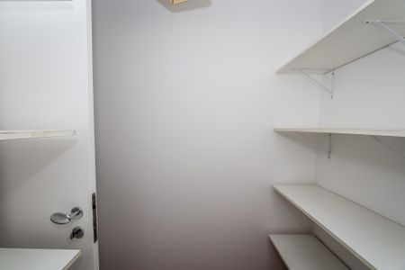 Apartamento para alugar com 253m², 4 quartos e 3 vagas Apartamento para alugar com 253m², 4 quartos e 3 vagasDispensa