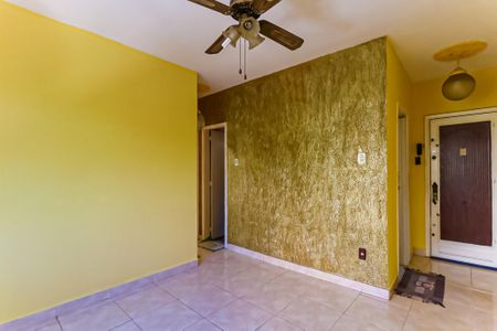 Sala de apartamento para alugar com 2 quartos, 46m² em Del Castilho, Rio de Janeiro