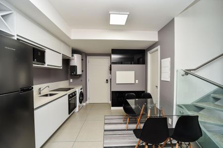 Apartamento à venda com 80m², 1 quarto e 2 vagas Apartamento à venda com 80m², 1 quarto e 2 vagasCozinha e Área de Serviço
