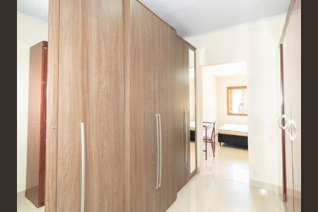 Casa à venda com 165m², 4 quartos e 1 vaga Casa à venda com 165m², 4 quartos e 1 vagaQuarto