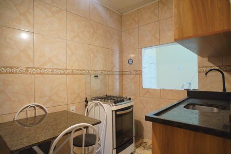 Cozinha  de casa para alugar com 2 quartos, 165m² em Tristeza, Porto Alegre