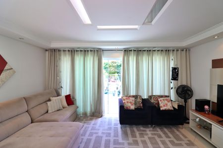 Casa para alugar com 237m², 3 quartos e 5 vagasSala