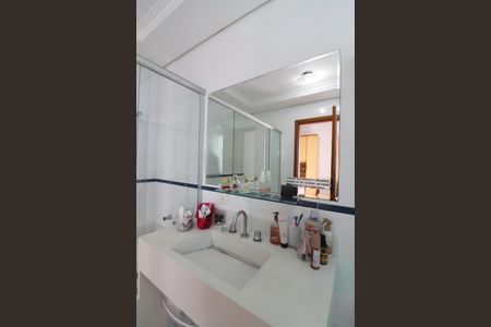 Casa para alugar com 237m², 3 quartos e 5 vagasSuíte 1 Banheiro 