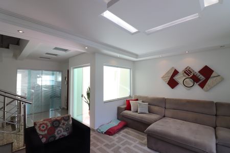 Casa para alugar com 237m², 3 quartos e 5 vagasSala